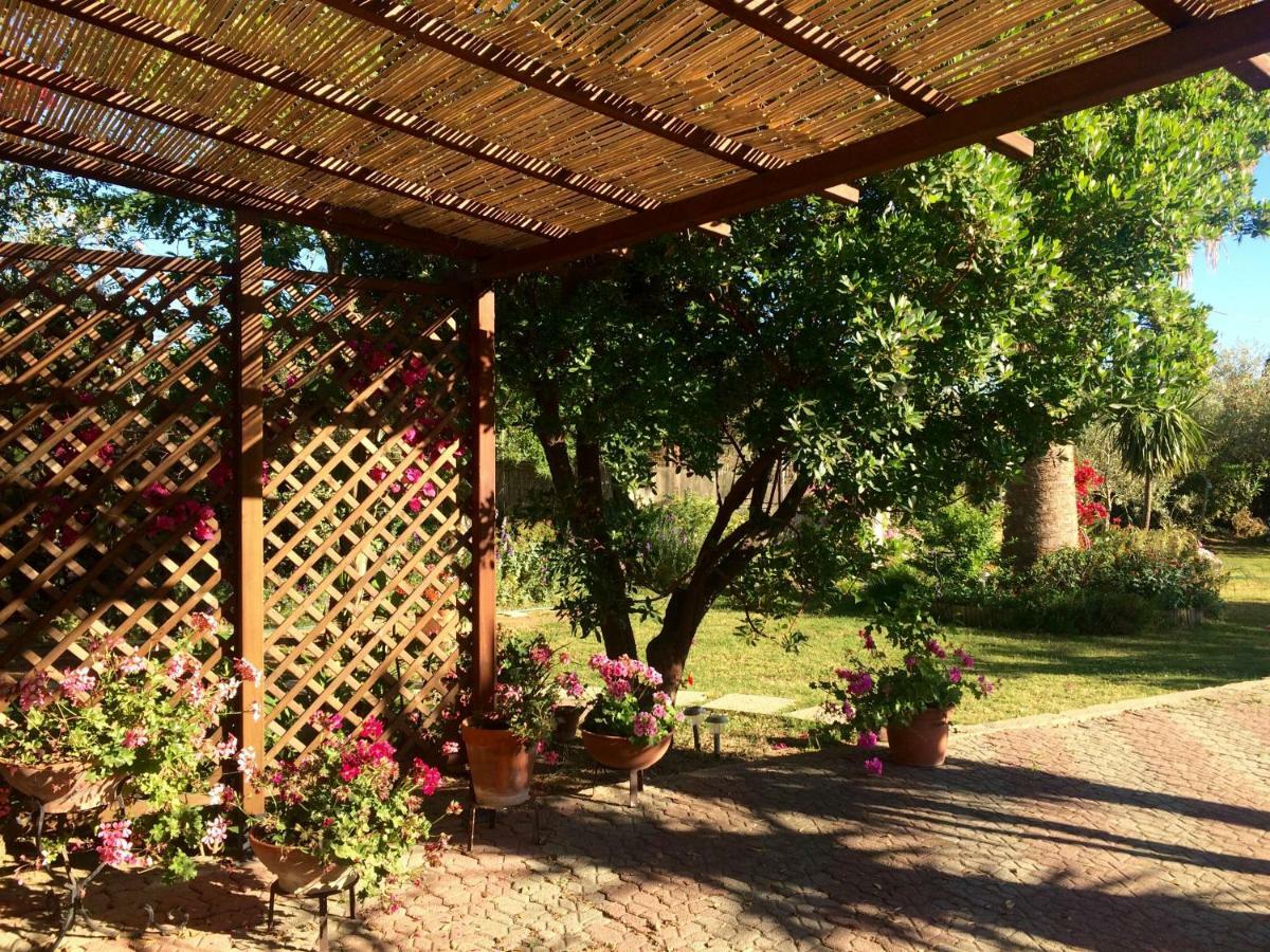 キア Casa Del Mirto Biancoヴィラ エクステリア 写真